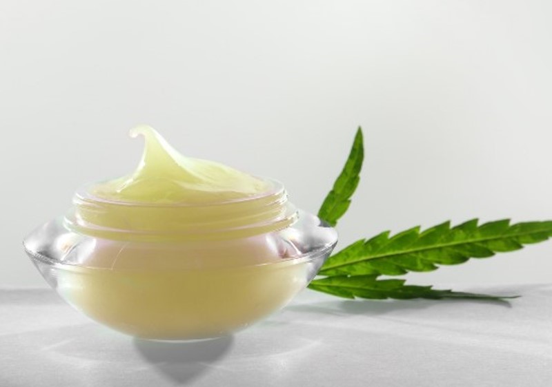 konopljino mazilo za blokiranje bolečine